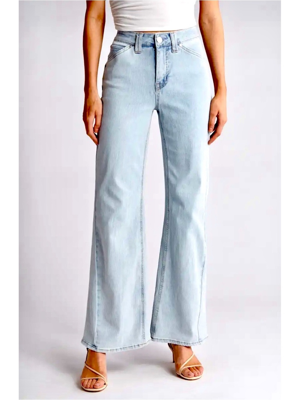 Seven7 High-Rise Wide Leg Light Wash Jeans Stretch Size 4